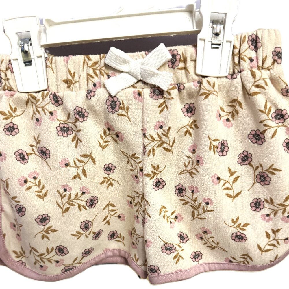 Size 4 years • Brand new • Nicole Miller GIRLS SHORTS SIZE 4T PURPLE WITH FLOWER
